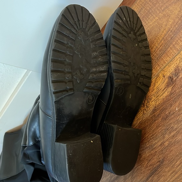 Pull on knee high bootss - Picture 4 of 4